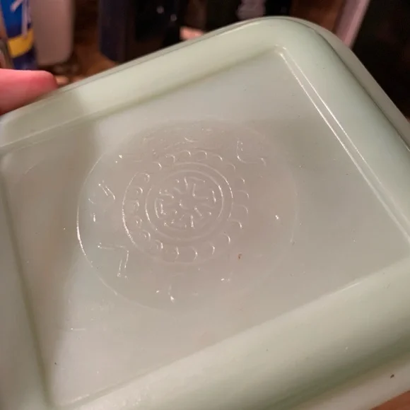 Vintage Fireking jadite refrigerator dish has chip underneath but not rim - Picture 4 of 4